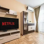 Downtown - Free Parking & Near By Apartmax * Βάρνα