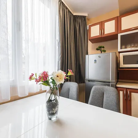 Downtown - Free Parking & Near By Apartmax Βάρνα