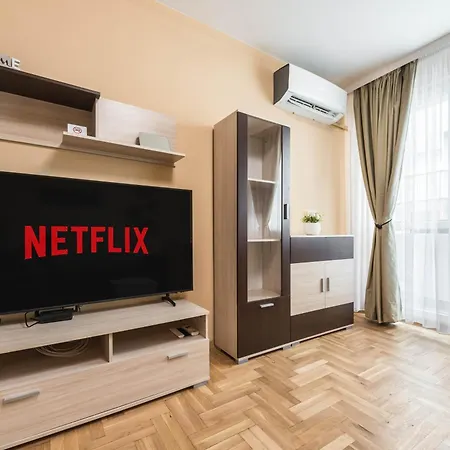 Downtown - Free Parking & Near By Apartmax * Варна