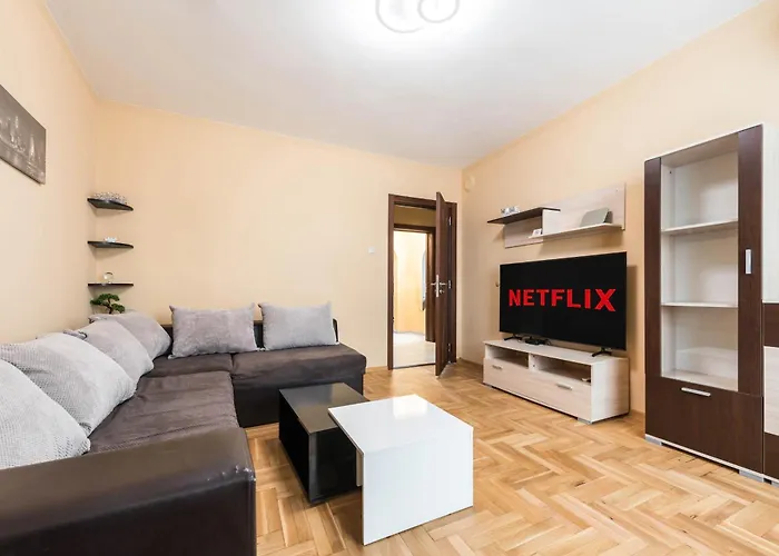 Downtown - Free Parking & Near By Apartmax Lägenhet