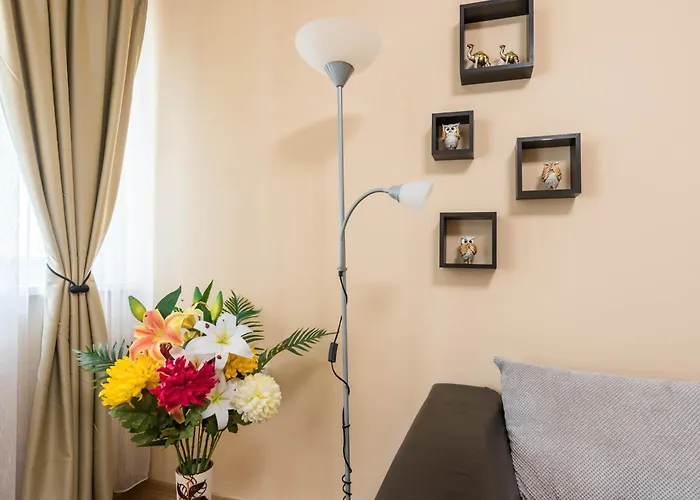 Downtown - Free Parking & Near By Apartmax Варна